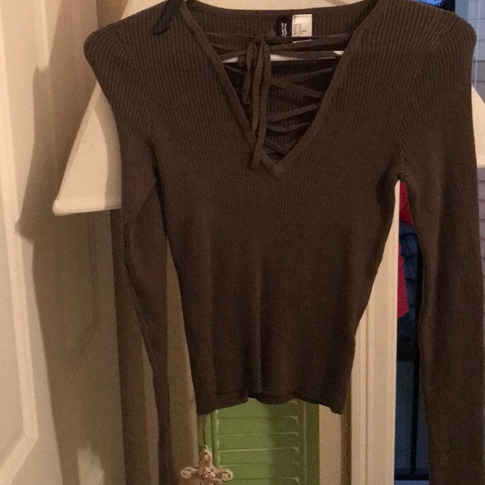 Olive green long sleeve lace up crop top